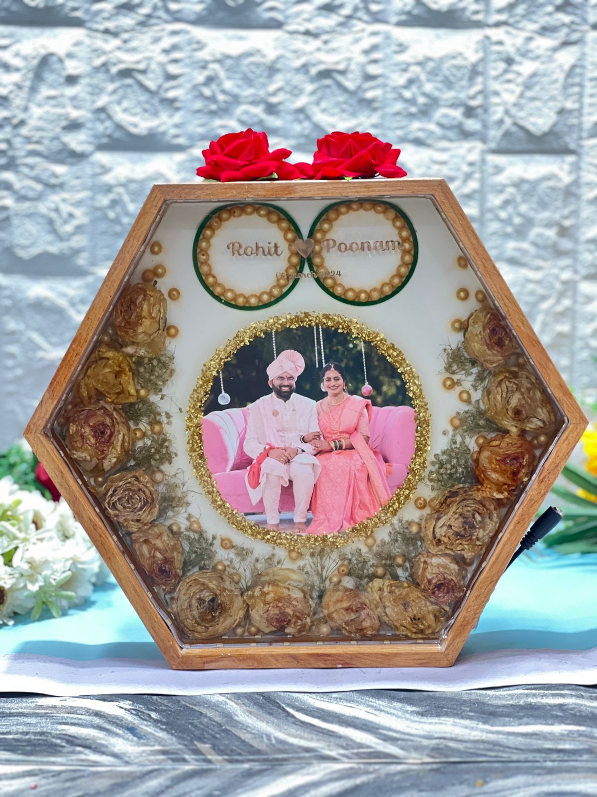 customized-wedding-garland-memory-design