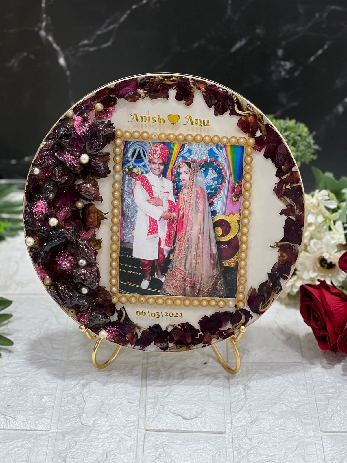 elegant-varmala-with-pearls-and-flowers-india