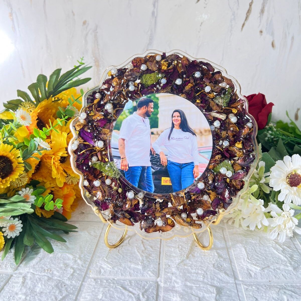 3D Curve Shape Varmala Preservation Photo Frame with Metal Stand