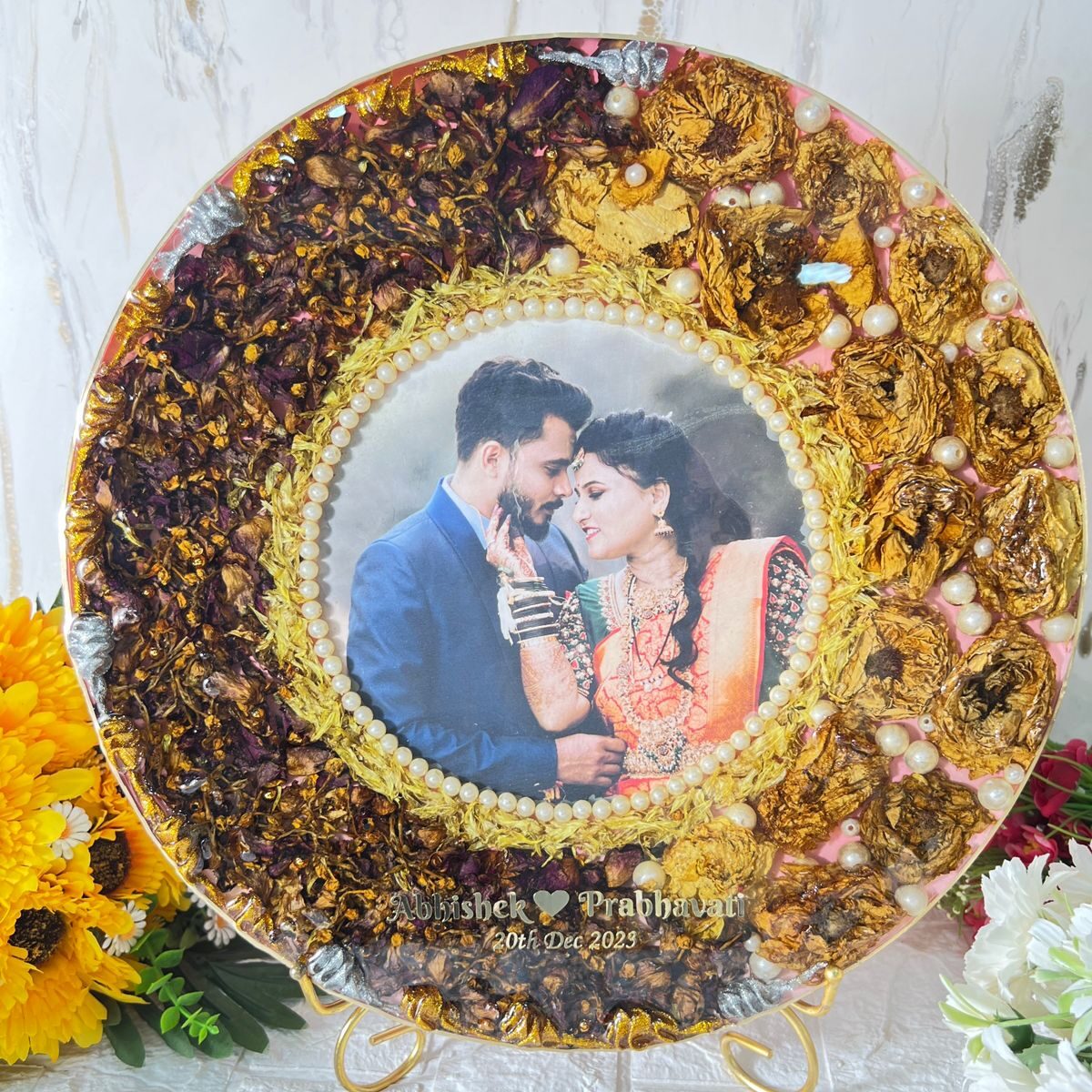 Round Deep Casting Varmala Preservation Photo Frame with Metal Stand