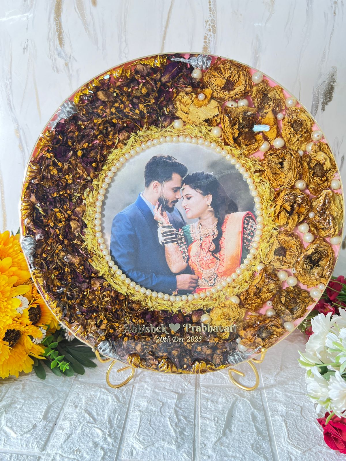 Round Deep Casting Varmala Preservation Photo Frame with Metal Stand