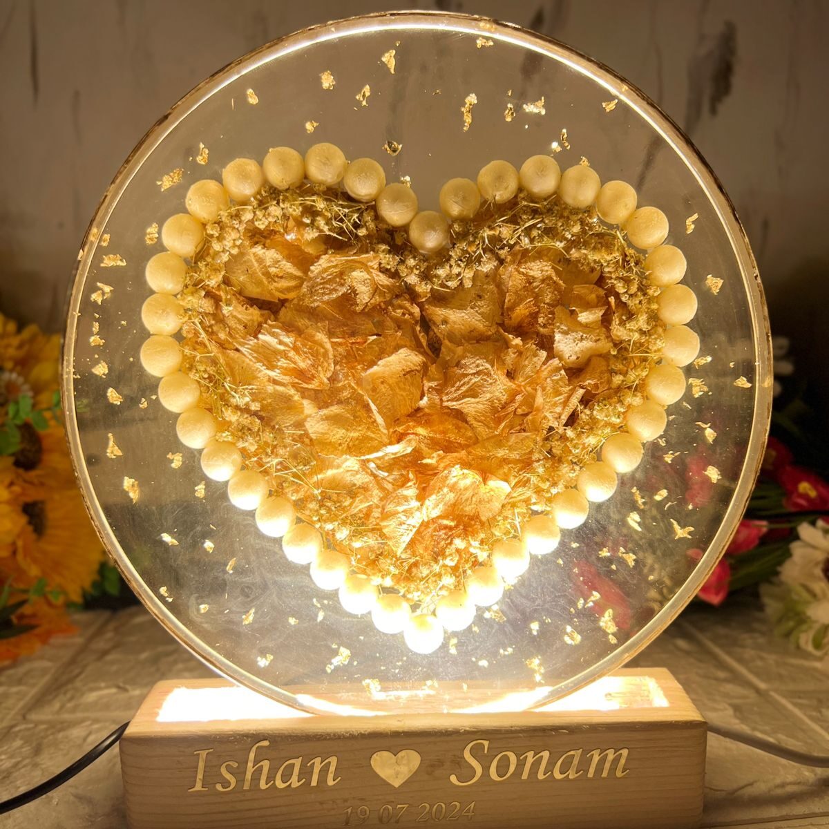 Round Crystal Clear Frame with Pearls Border & Wooden LED Stand