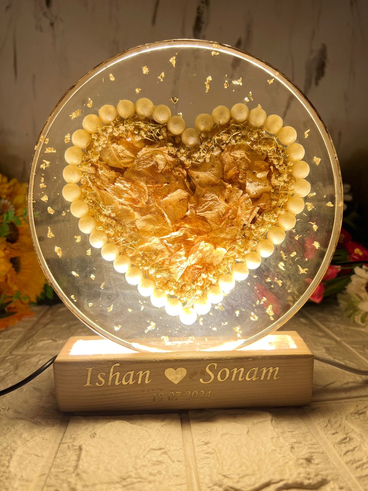 Round Crystal Clear Frame with Pearls Border & Wooden LED Stand