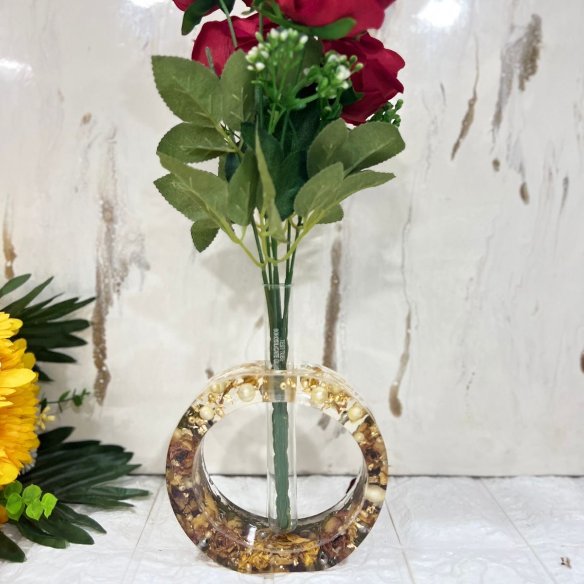Round-shaped Deep Casting Resin Planter With Preserving Wedding Flowers