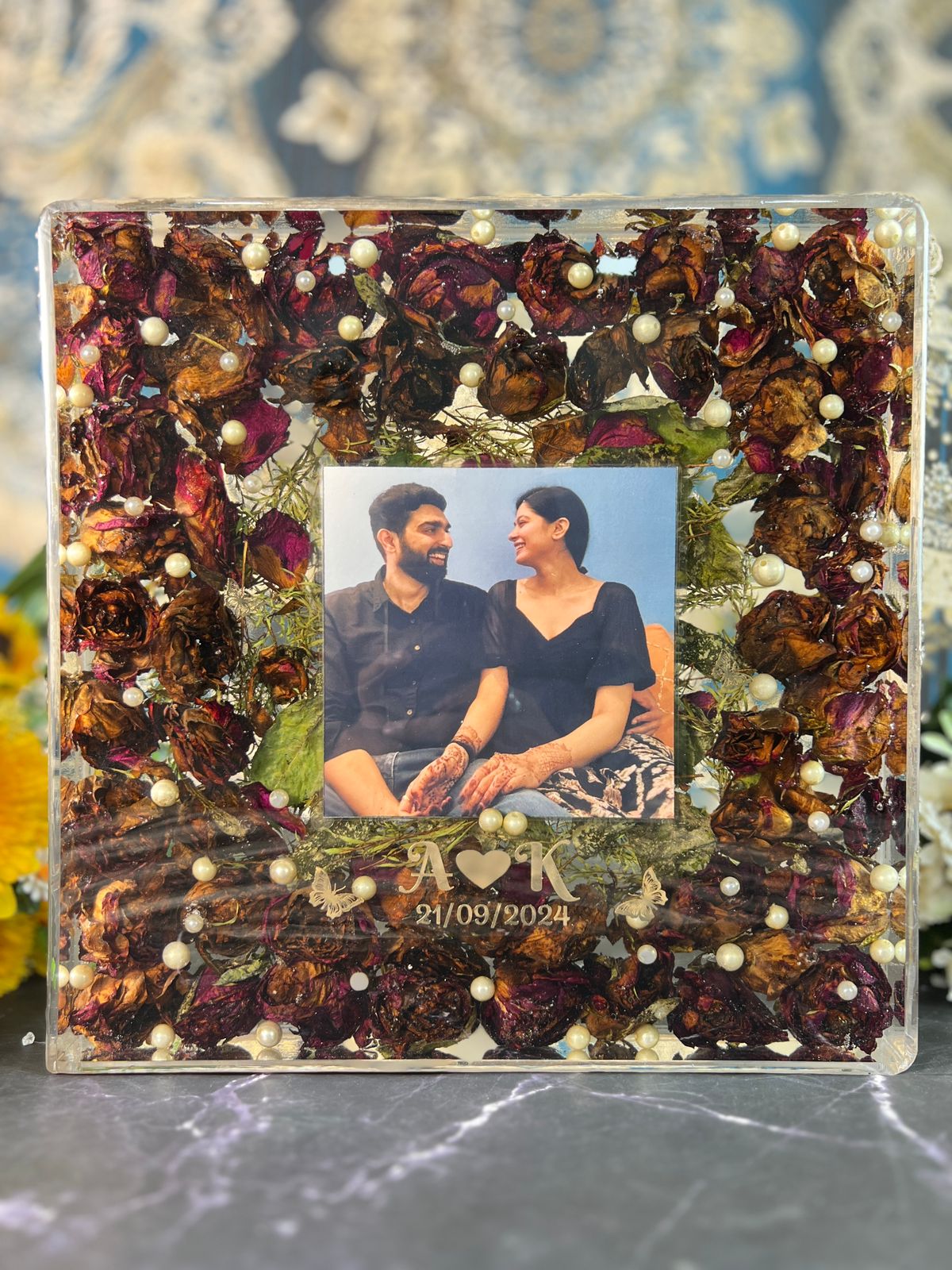 Deep-casting varmala preservation photo frame