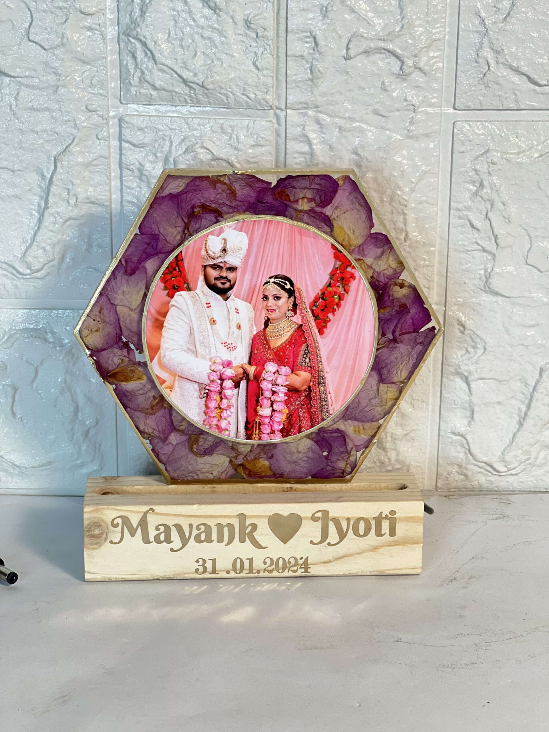 Hexagonal flower preservation resin frame with photo