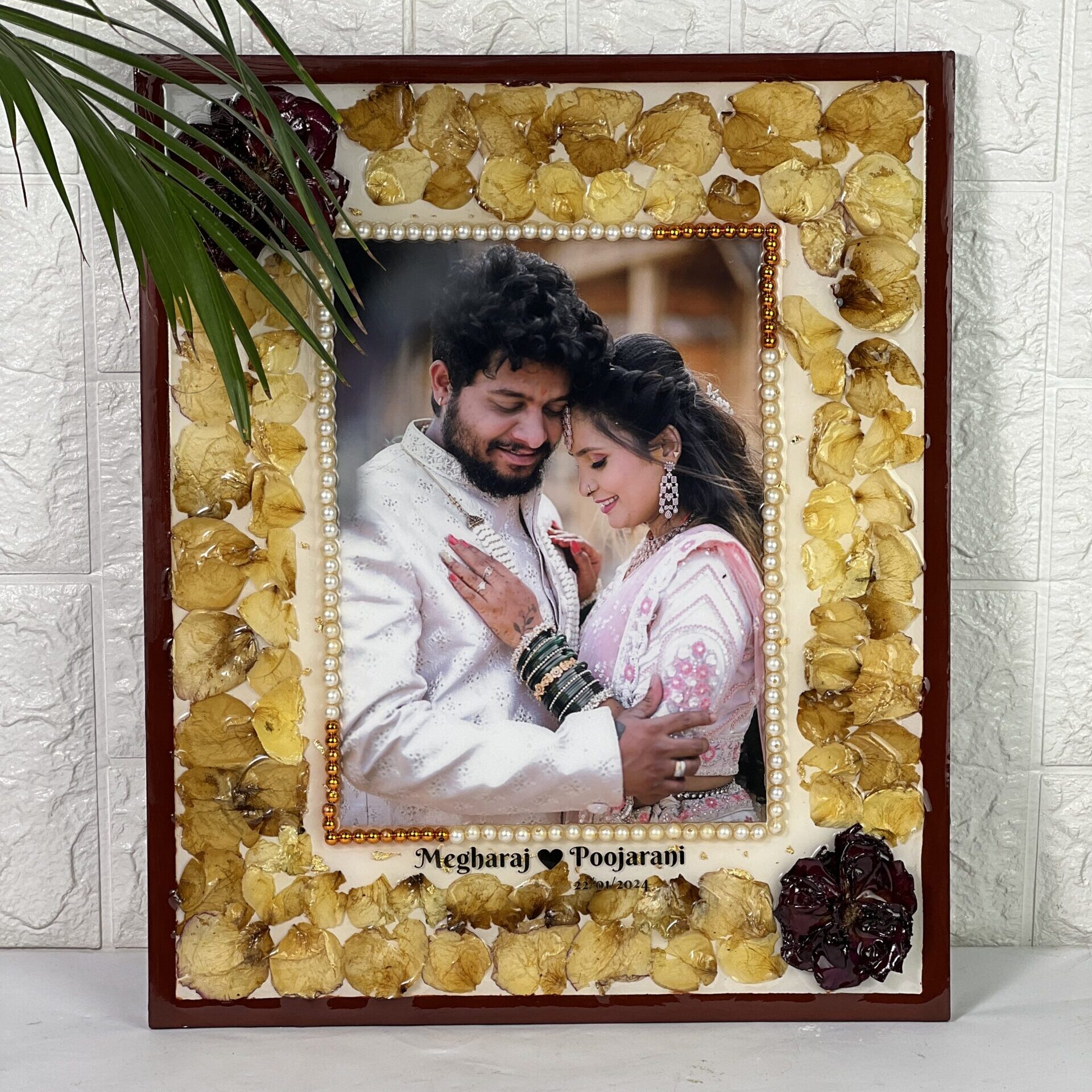Teakwood resin photo frame with yellow petals and roses
