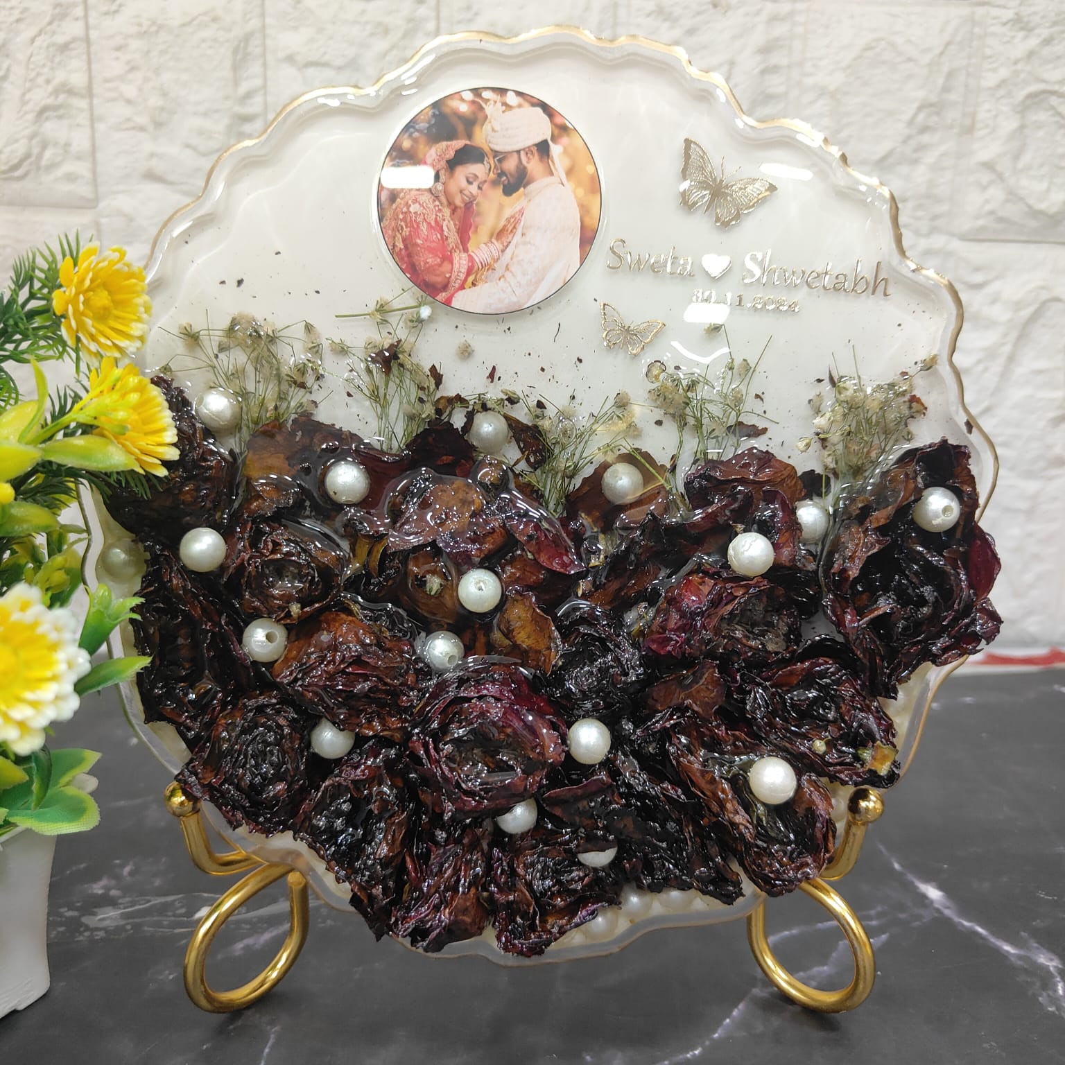 Deep casting resin frame