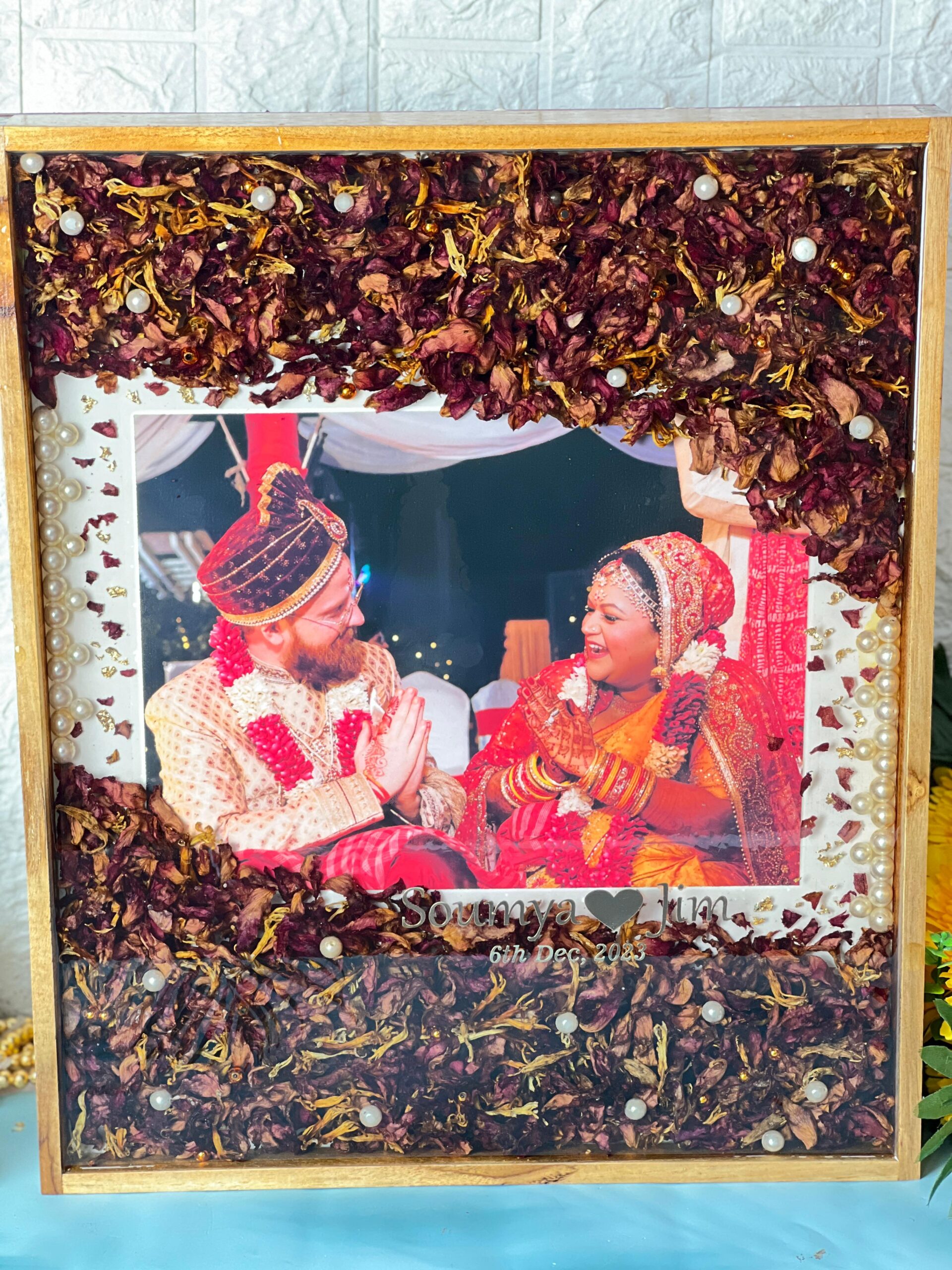 teakwood varmala preservation with photo in resin