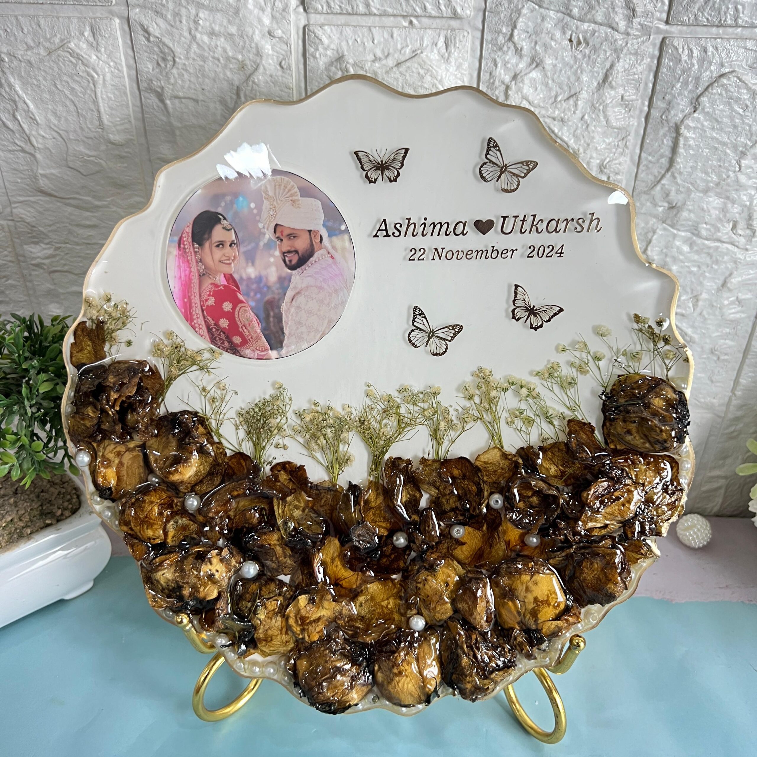curve shape wedding garland preservation resin frame