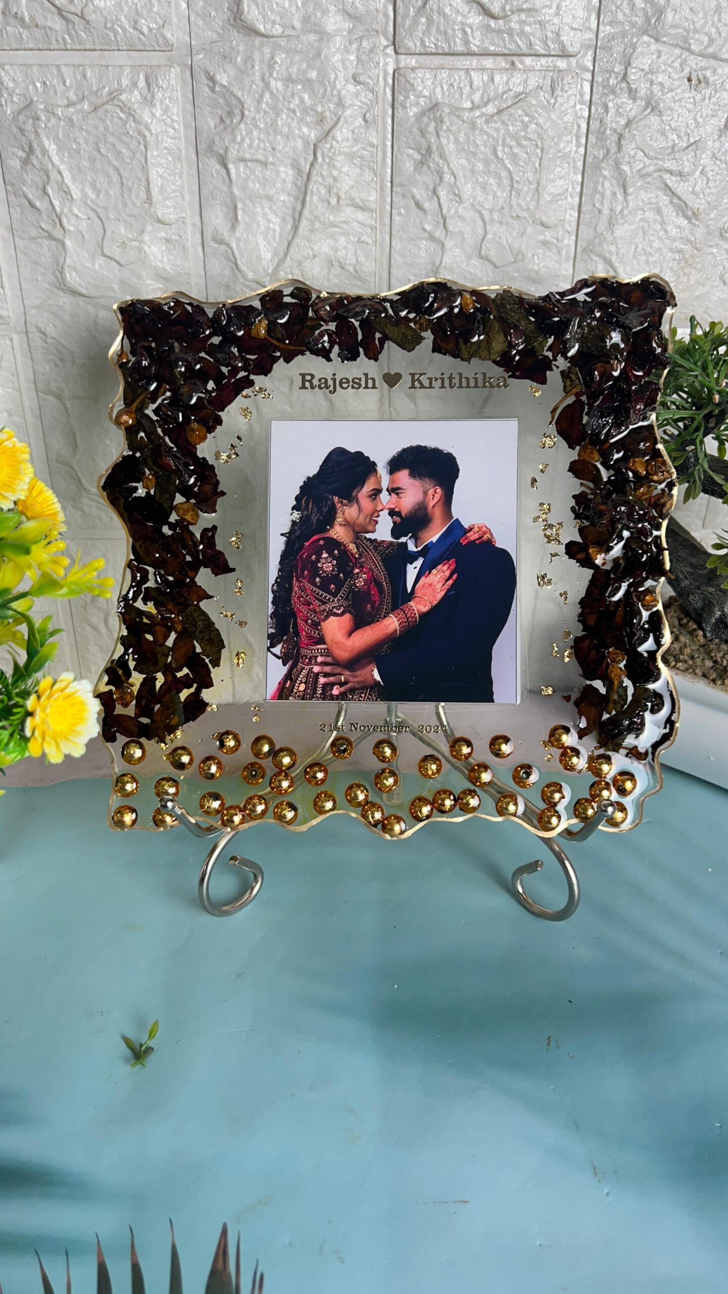 curve varmala flower preservation resin frame