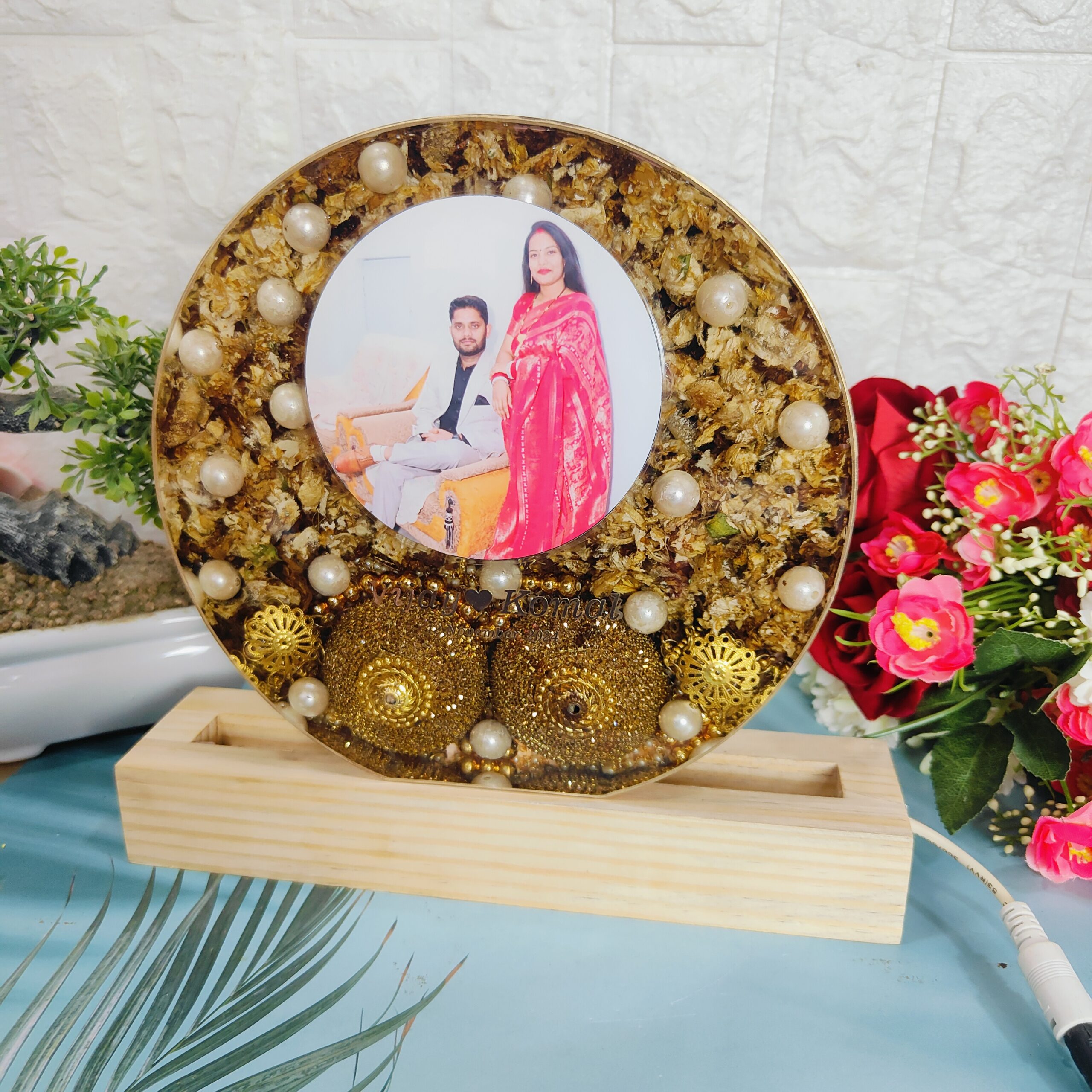 round shape varmala and kaleera preservation resin frame