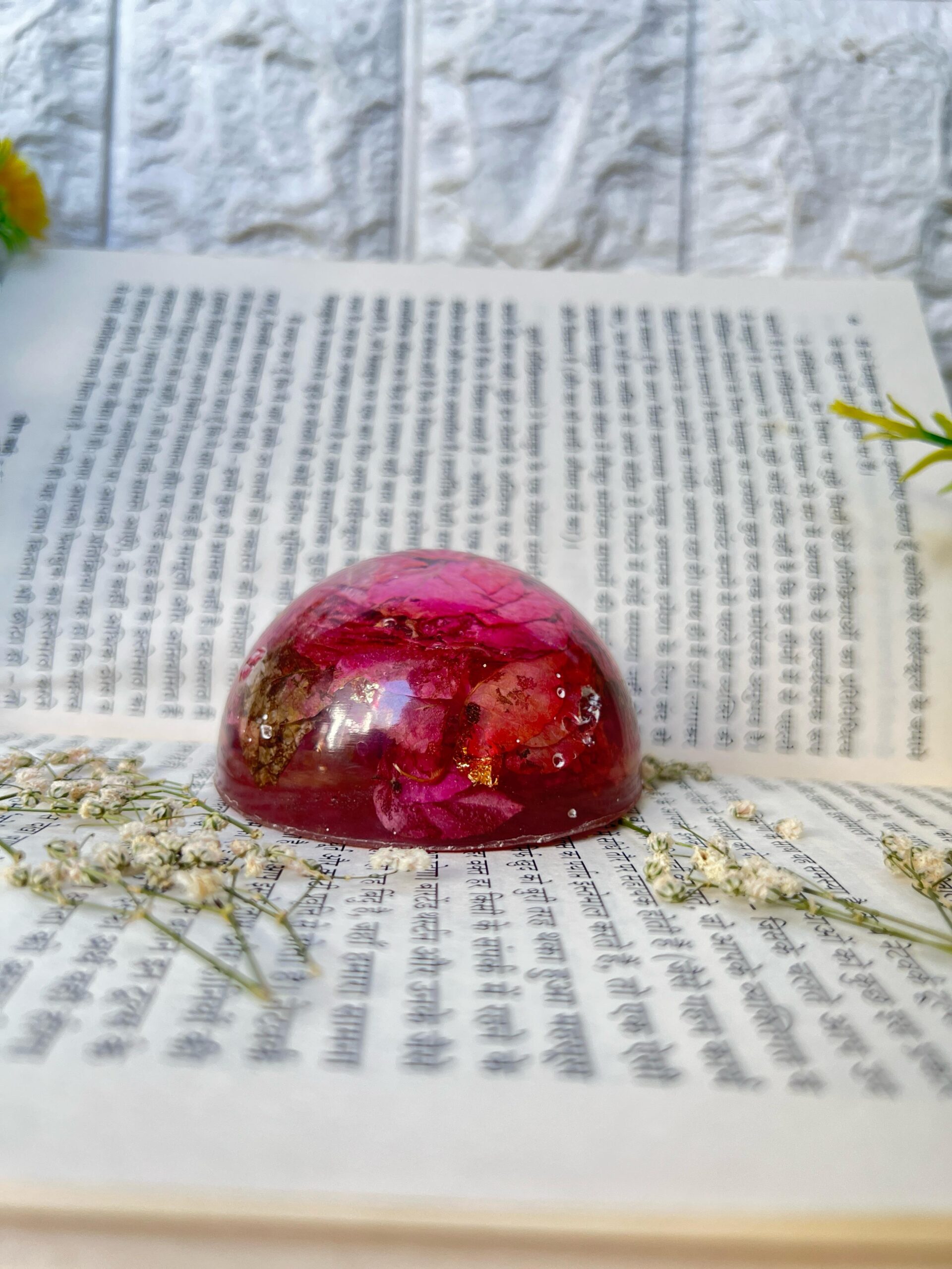 Artistic flower preserved resin paperweight