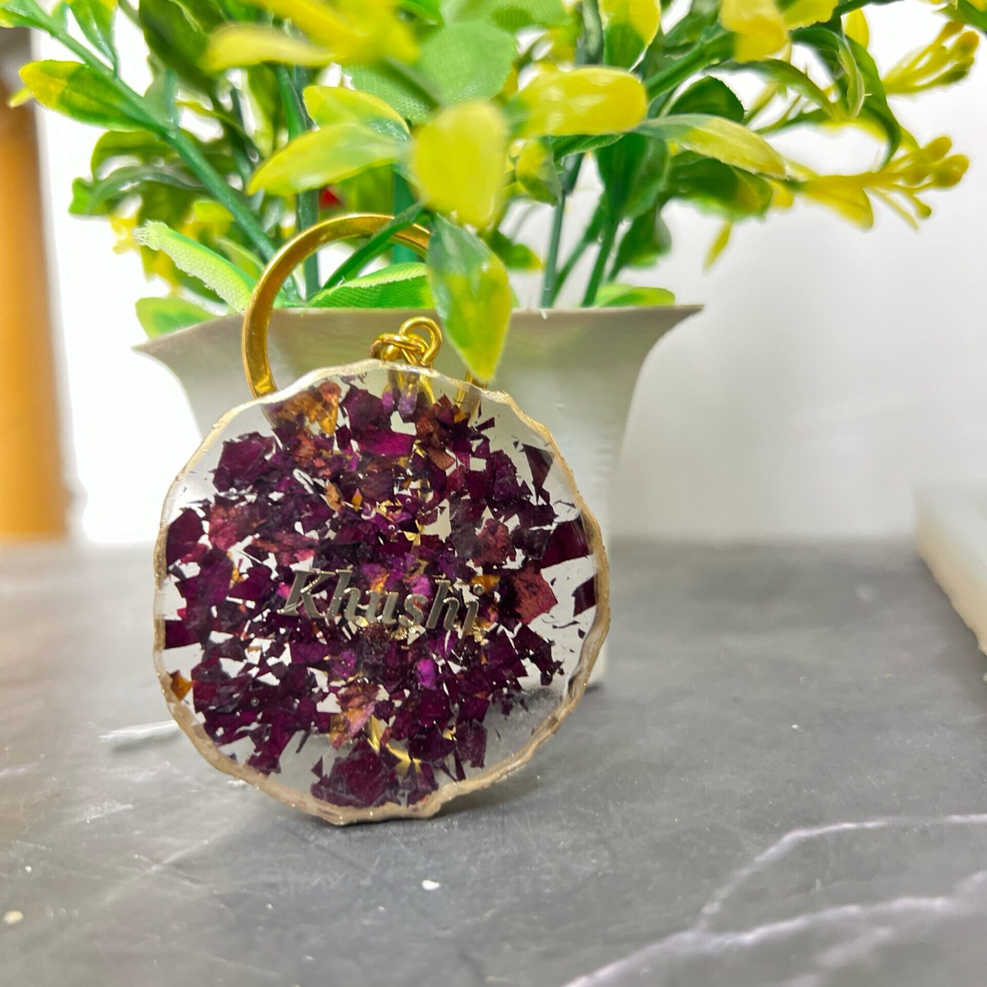 Custom name keychain with flower preservation