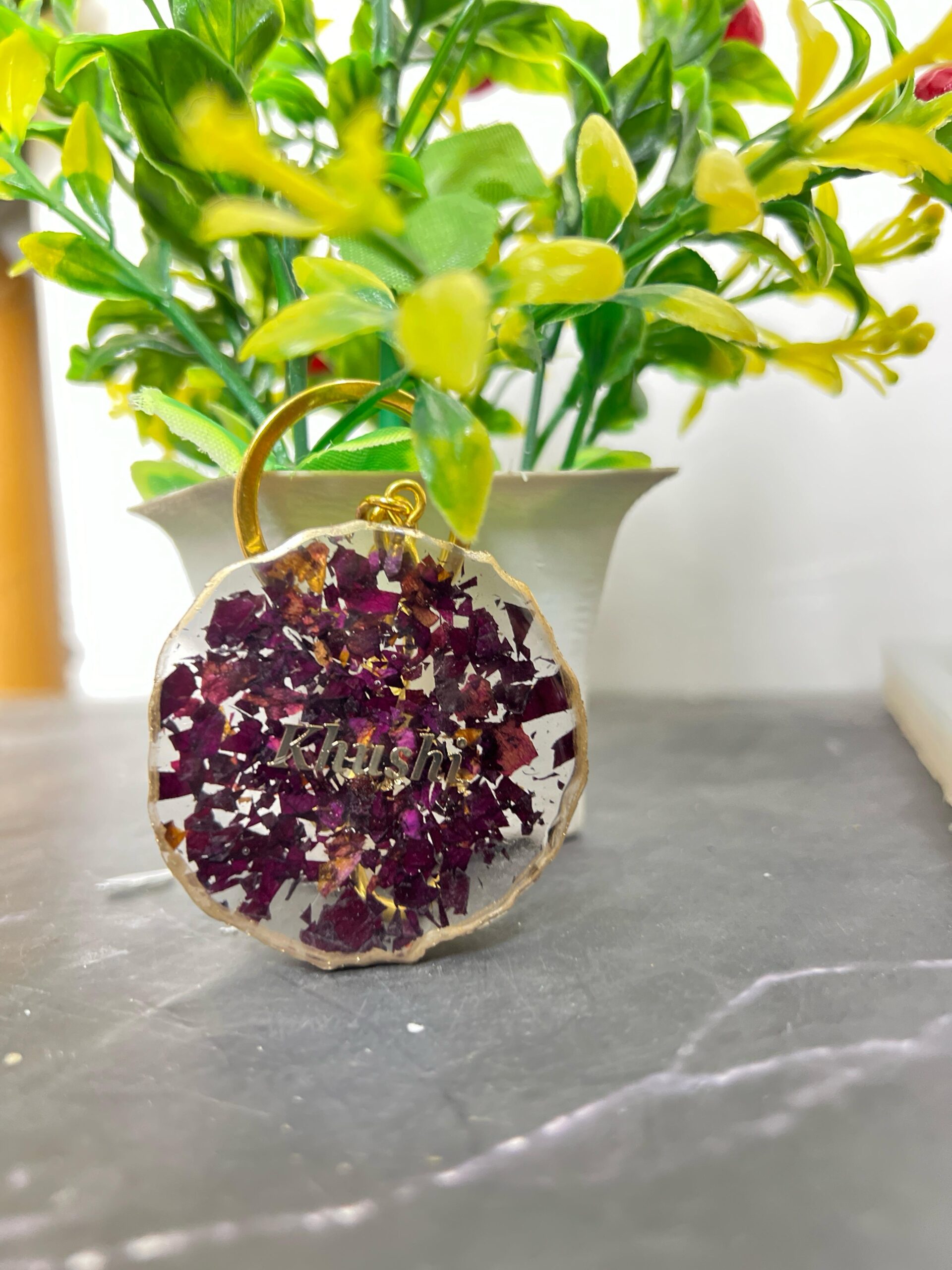Custom name keychain with flower preservation