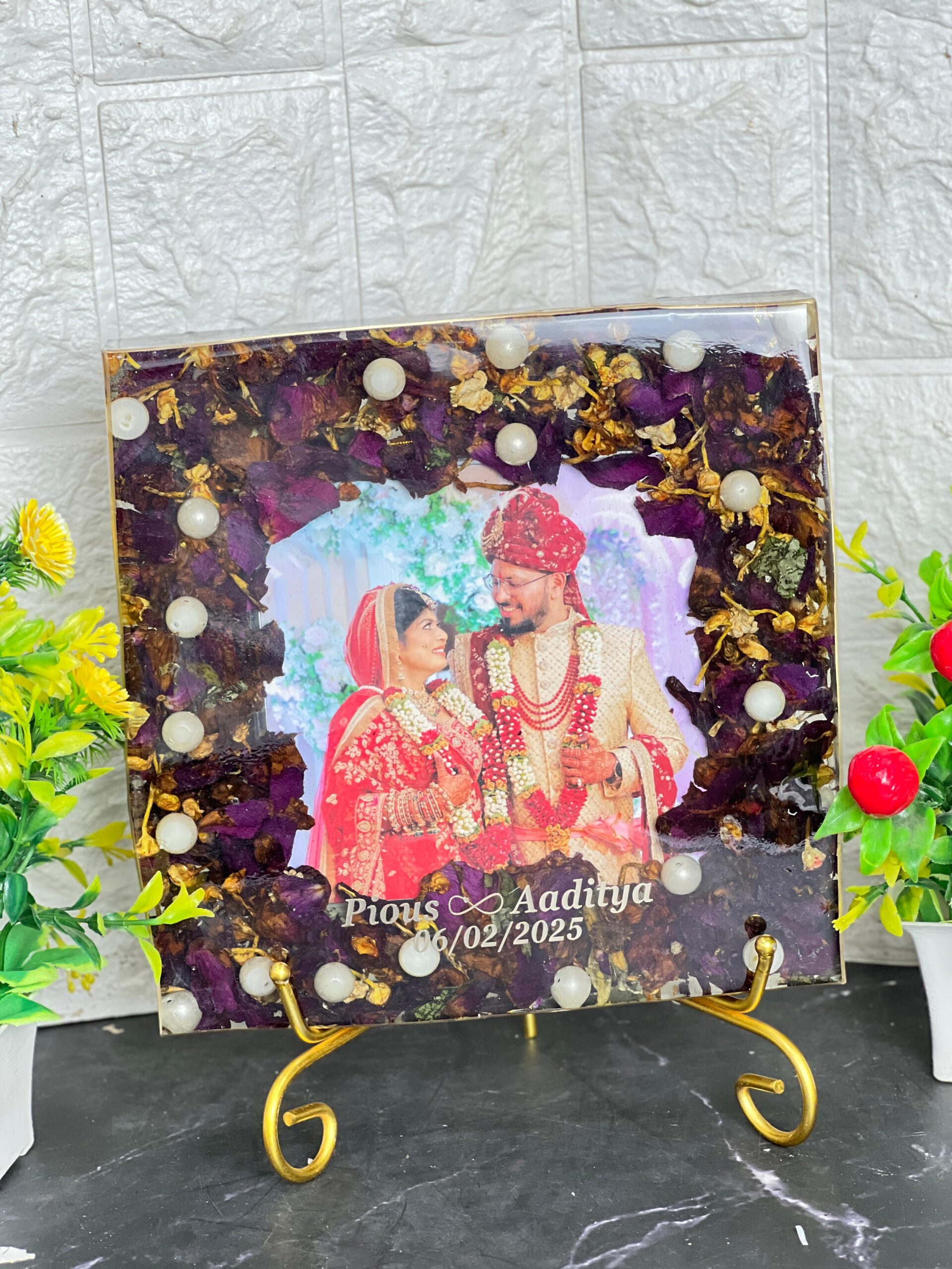 Handmade varmala resin frame