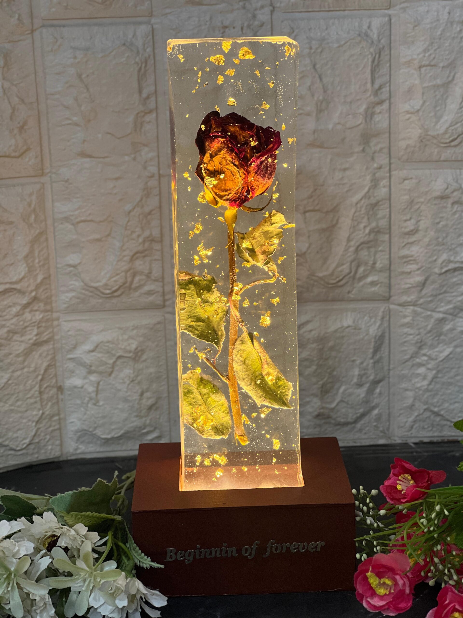 Room LED lamp with rose preservation