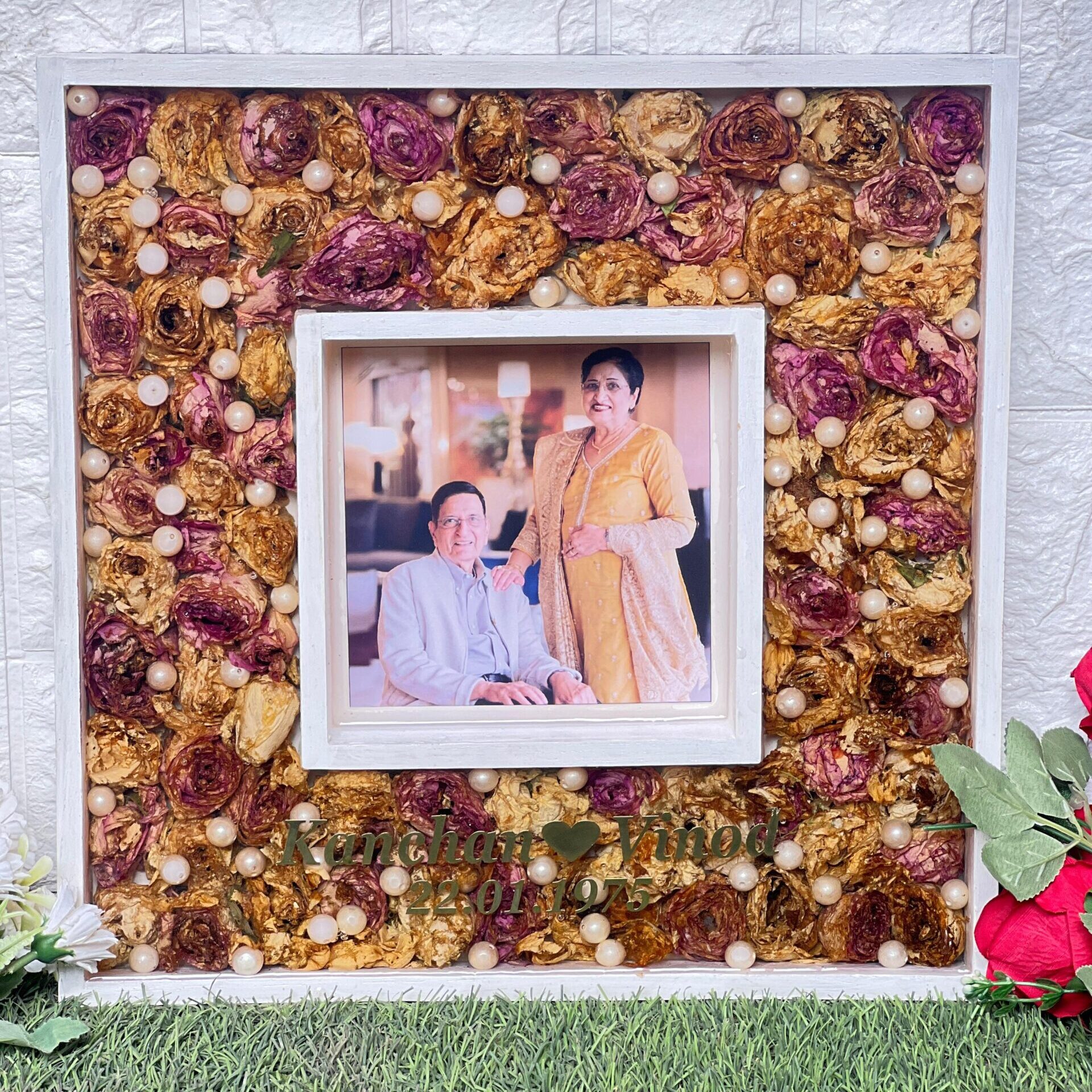 varmala & photo in wooden block