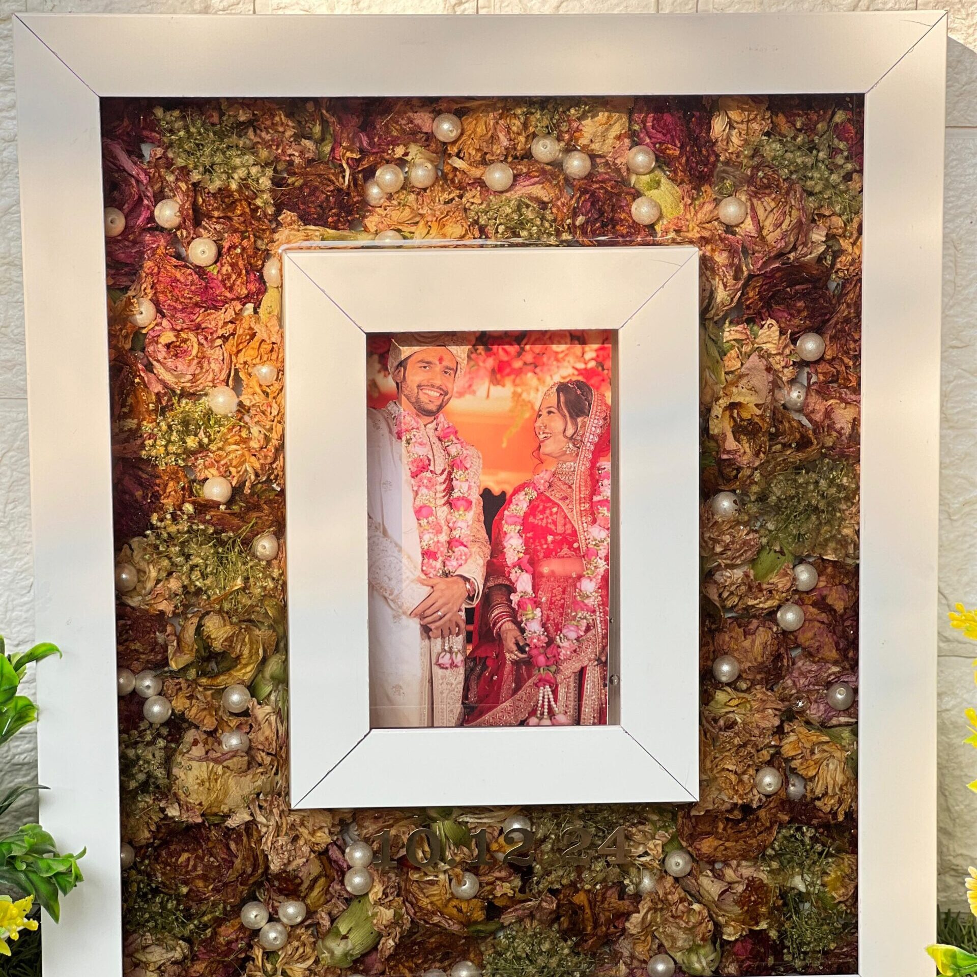 heart shape resin frame