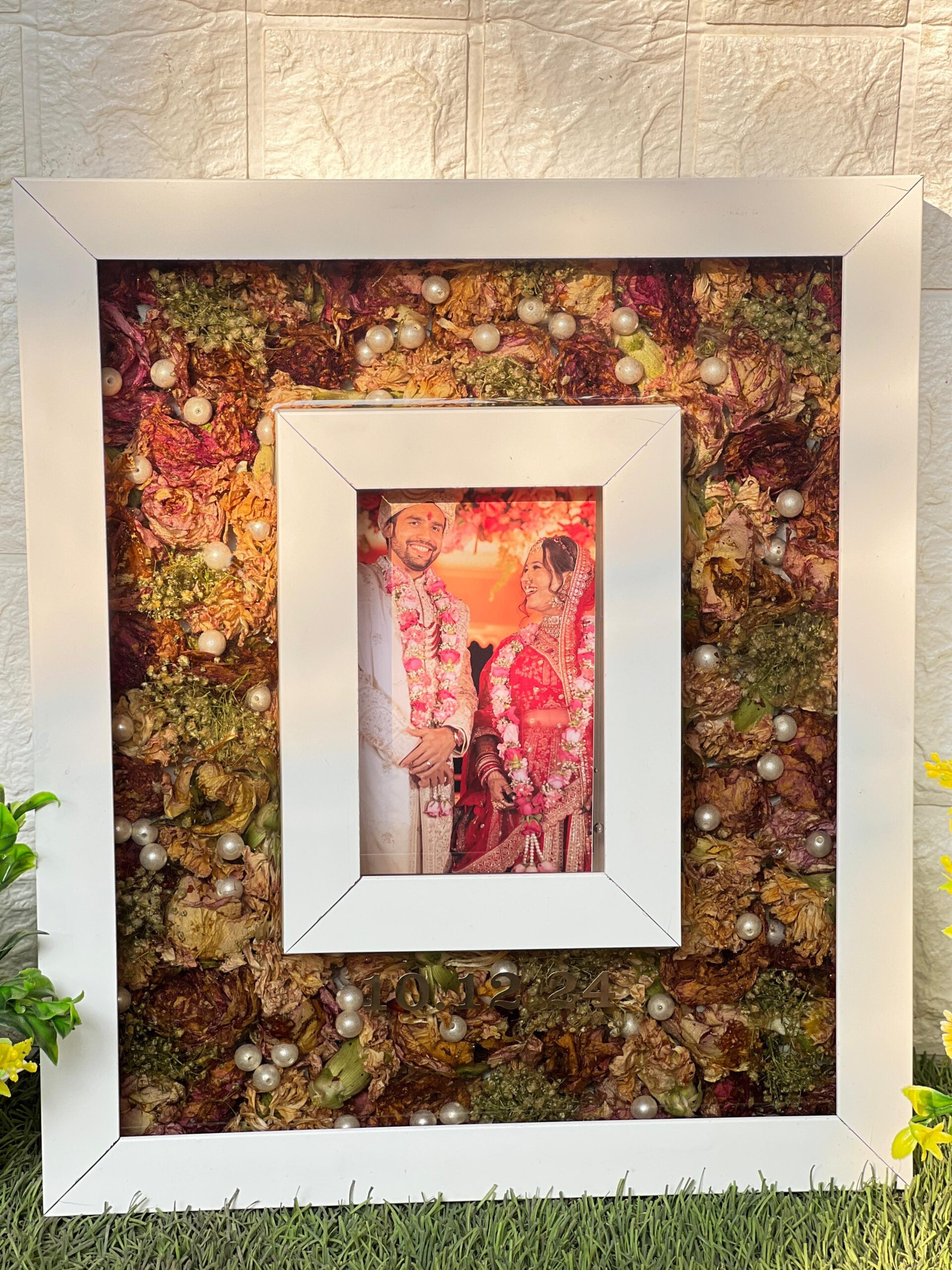 heart shape resin frame
