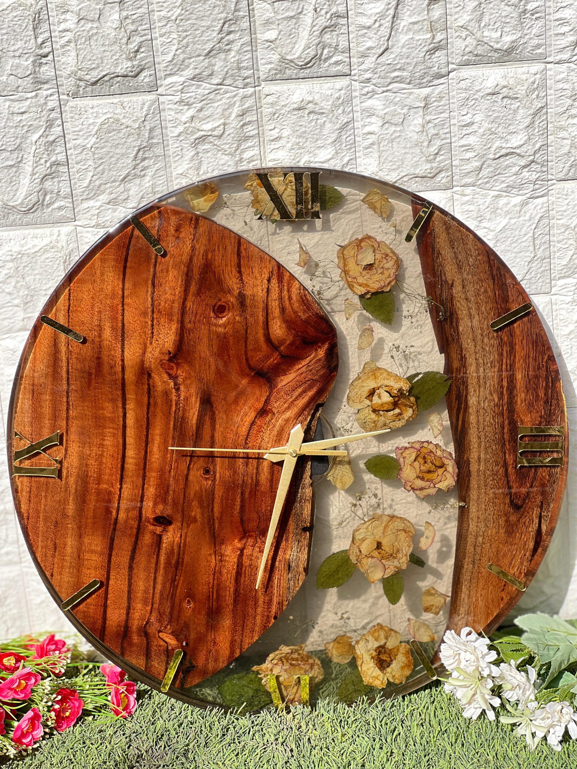 Wedding moment resin wall clock