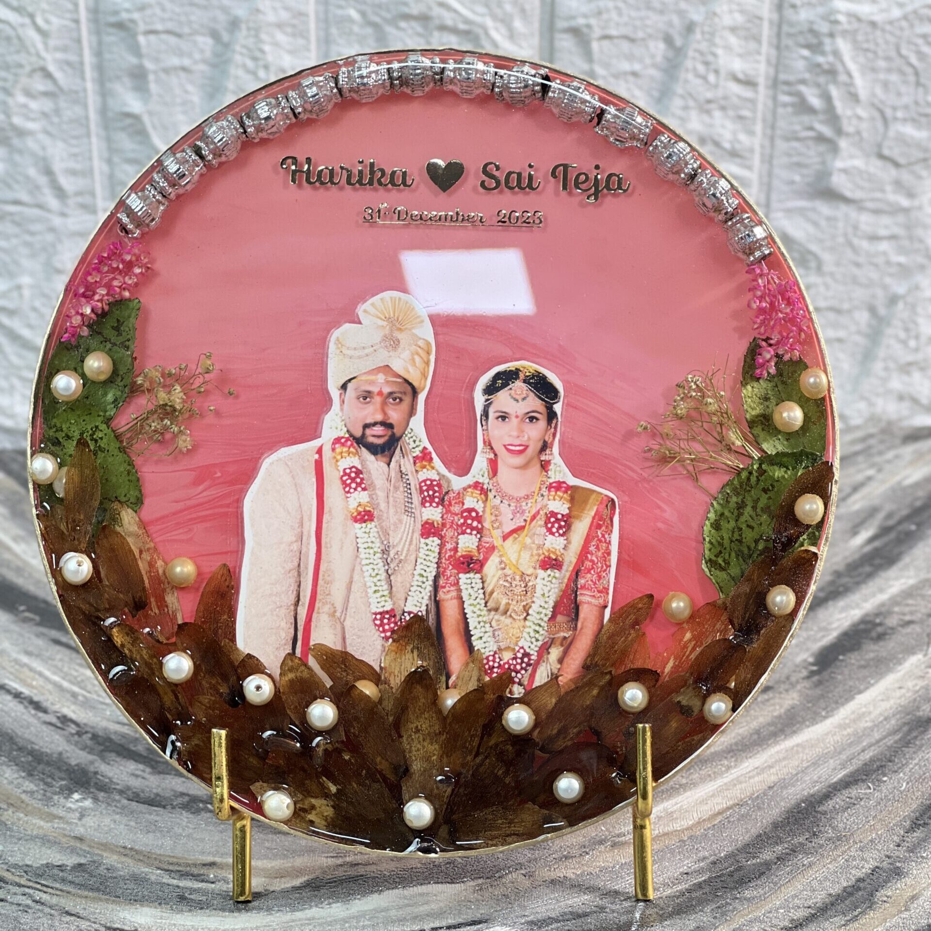 varmala preservation in heart-shaped resin