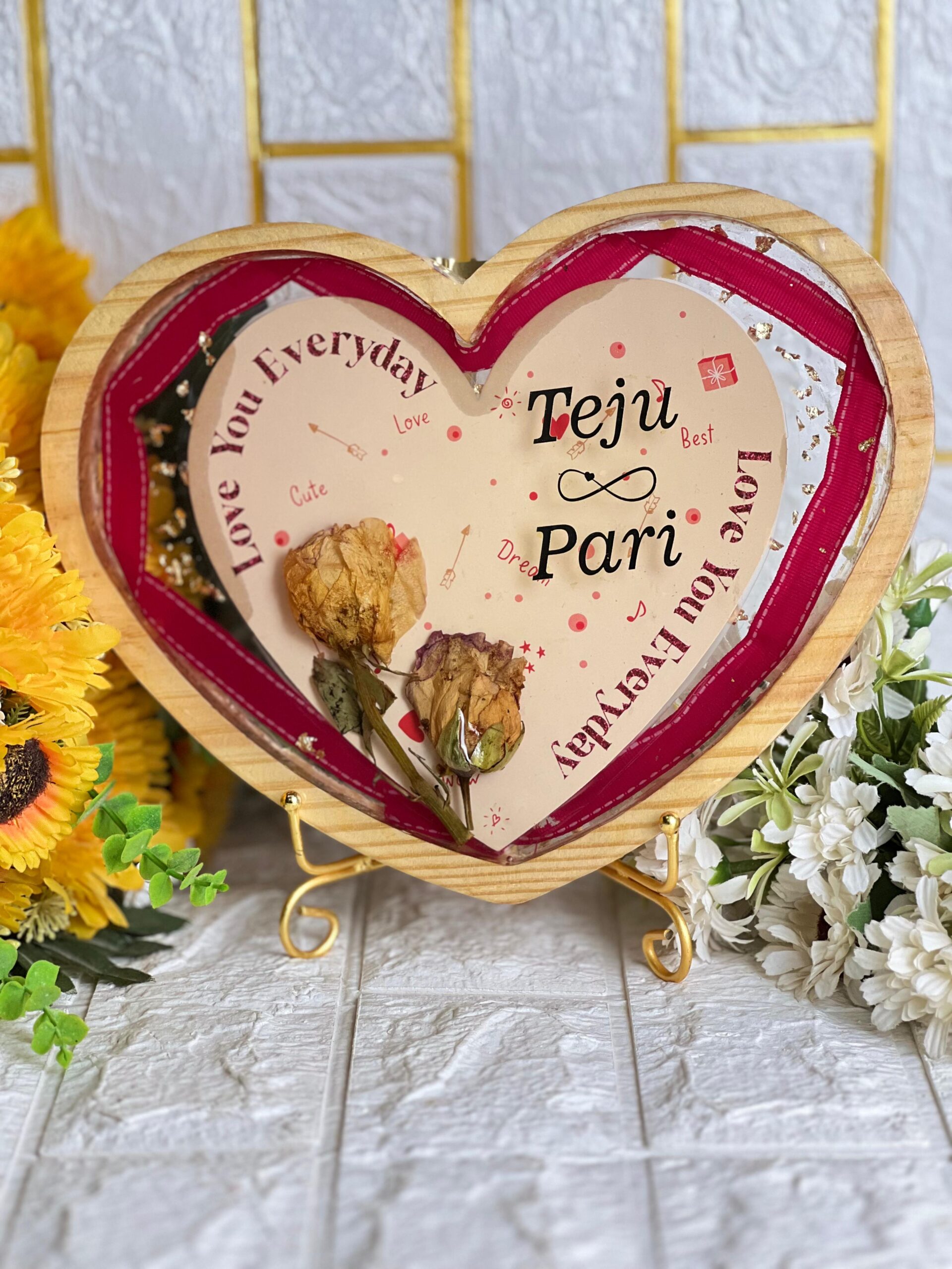 double heart resin frame