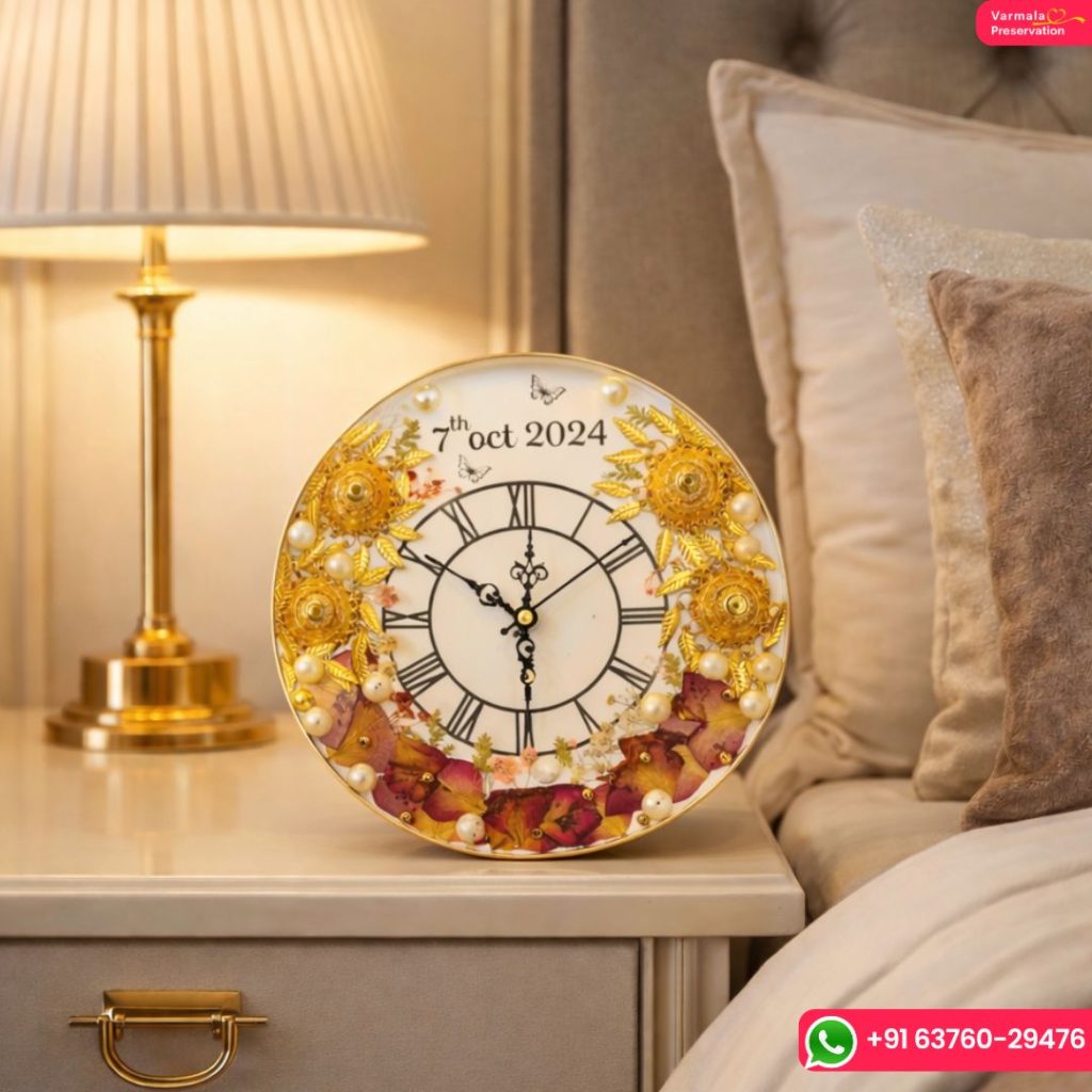 8-inch epoxy resin clock with preserved flowers, pearls.