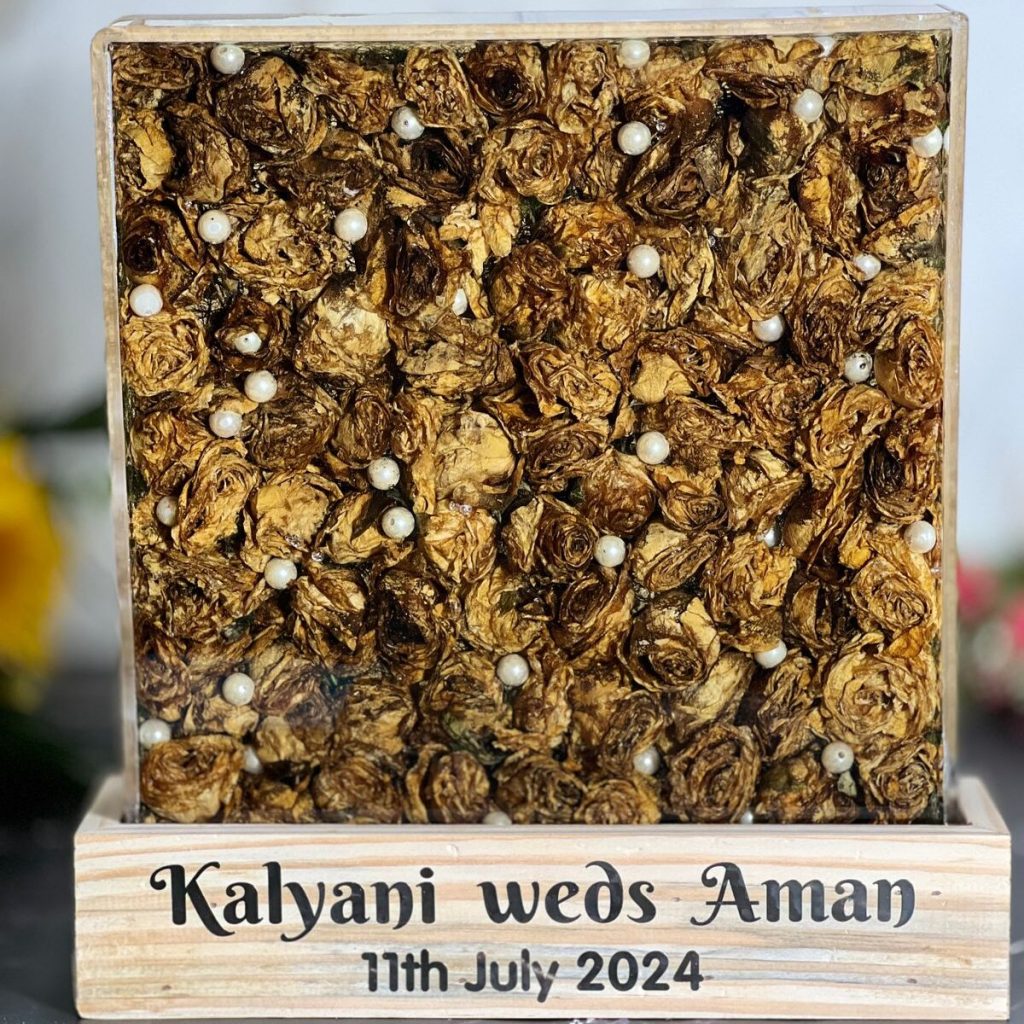 10-inch Epoxy Varmala Preservation Frame