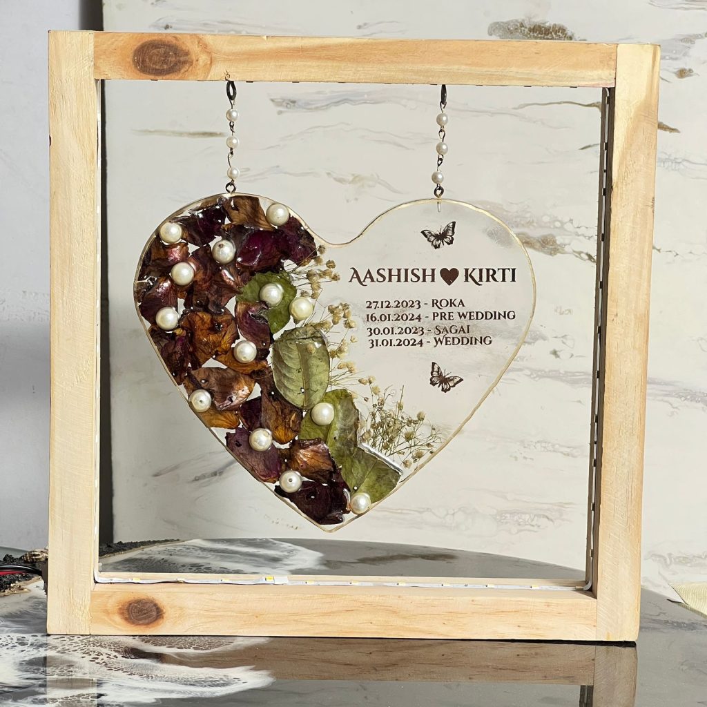 Heart Shape Resin Frame (9×9 Inch) | Resin Garland Preservation