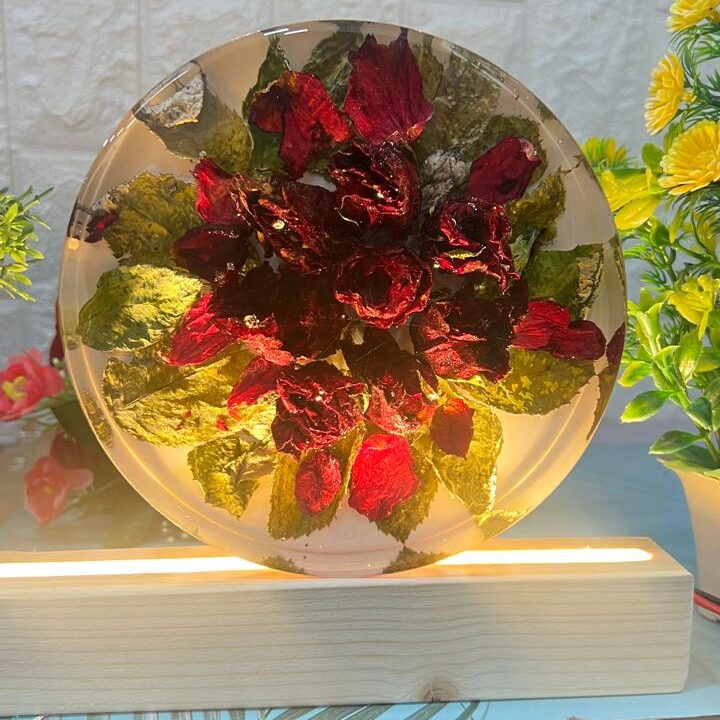 6 inch Deep Casting Round Roses Preservation Resin Frame – Bouquet Preservation With Wooden LED Stand
