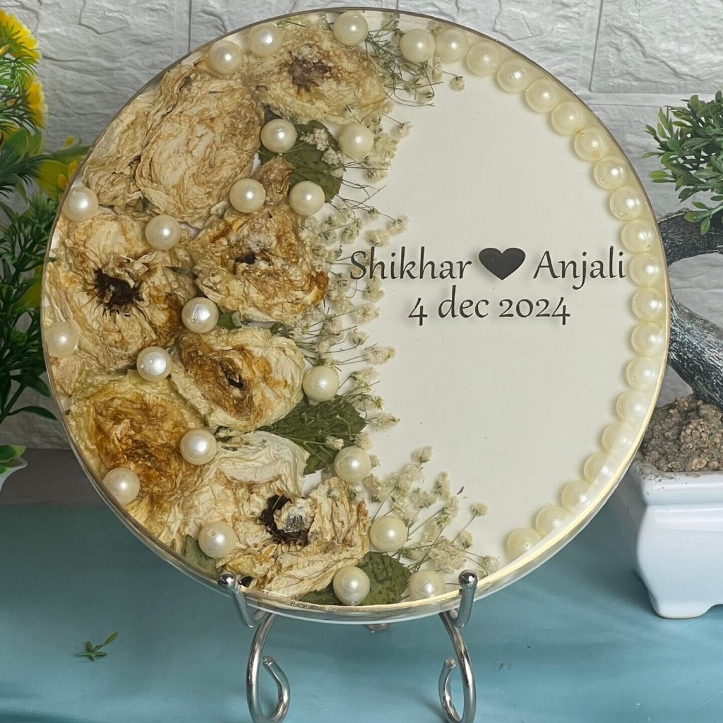 8 inch Round Resin Frame with Preserved Wedding Garland Flowers & Pearls – Custom Name & Date