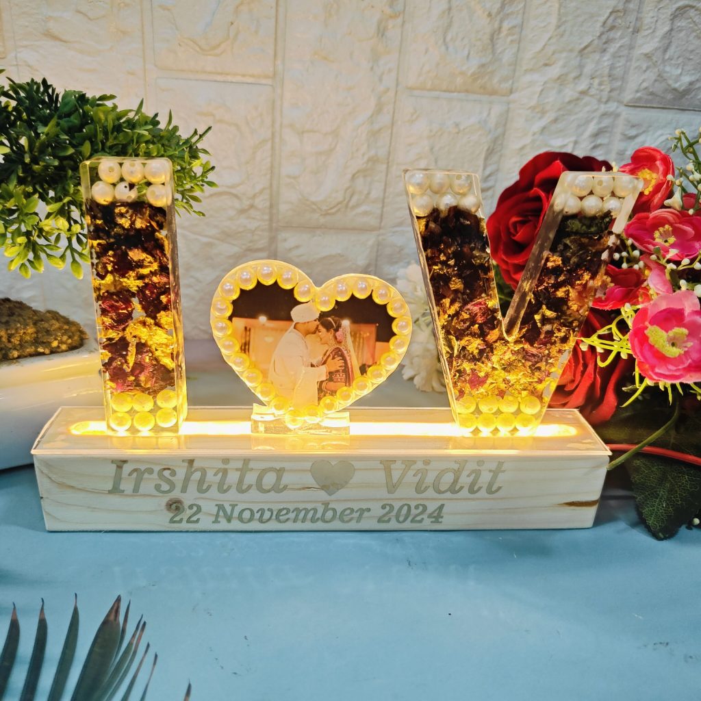 Wedding Varmala Preservation LED Lamp – Preserve Wedding Flowers and Photo in Name Initials with Wooden LED Stand