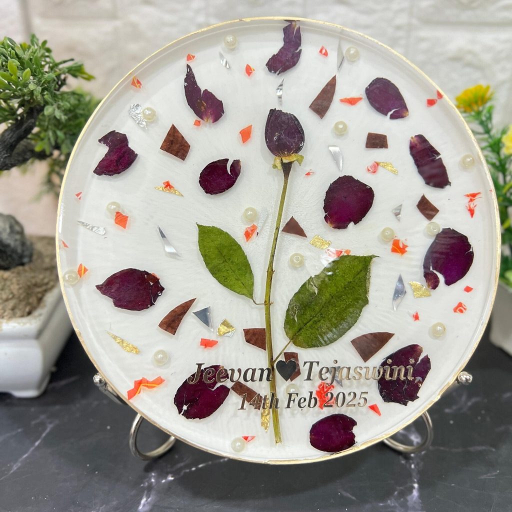 Round Resin Keepsake with Preserved Valentine Rose Flower (8- Inch)