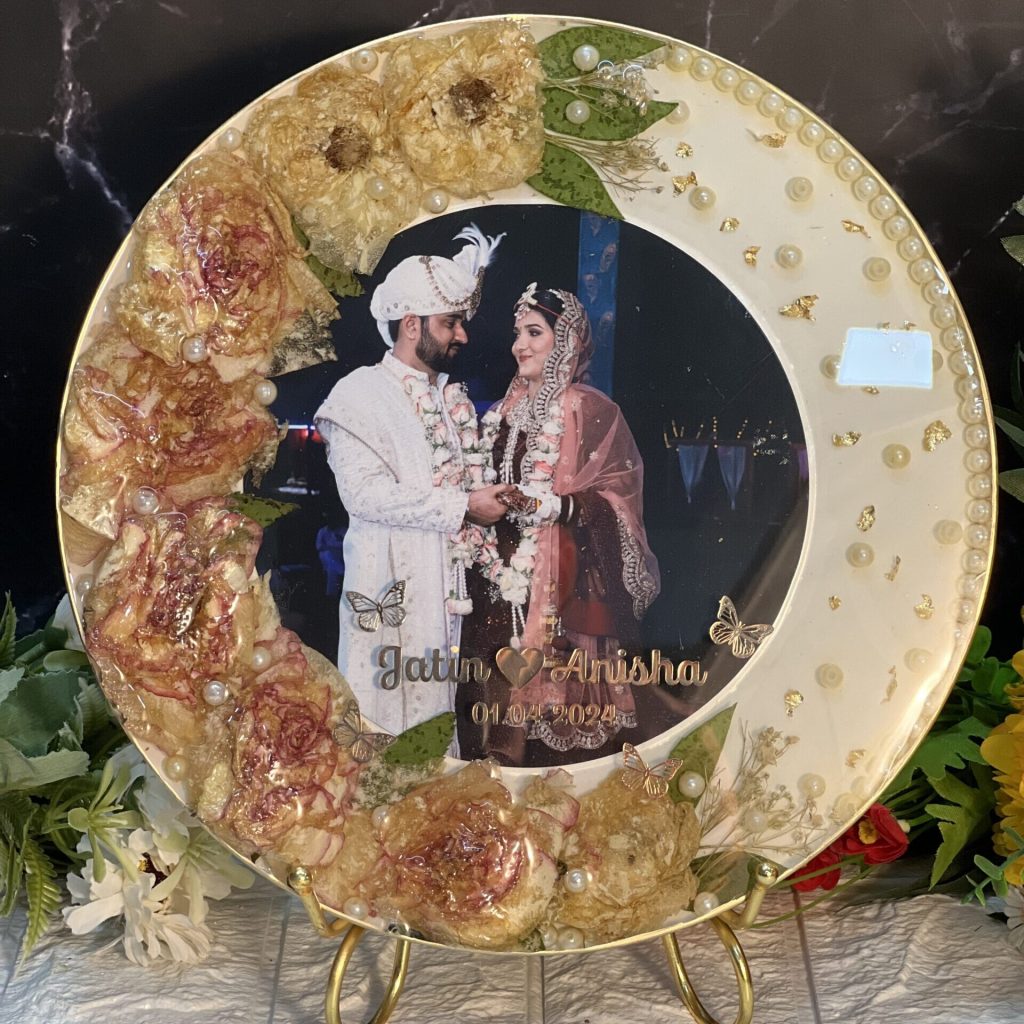 Wedding Varmala Resin Keepsake ( 10- Inch ) | Wedding Photo Preservation