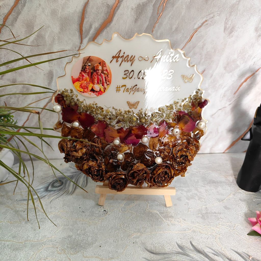 (8)-inch Curve Deep Casting Resin Frame with Wedding Flowers & Photo Preservation