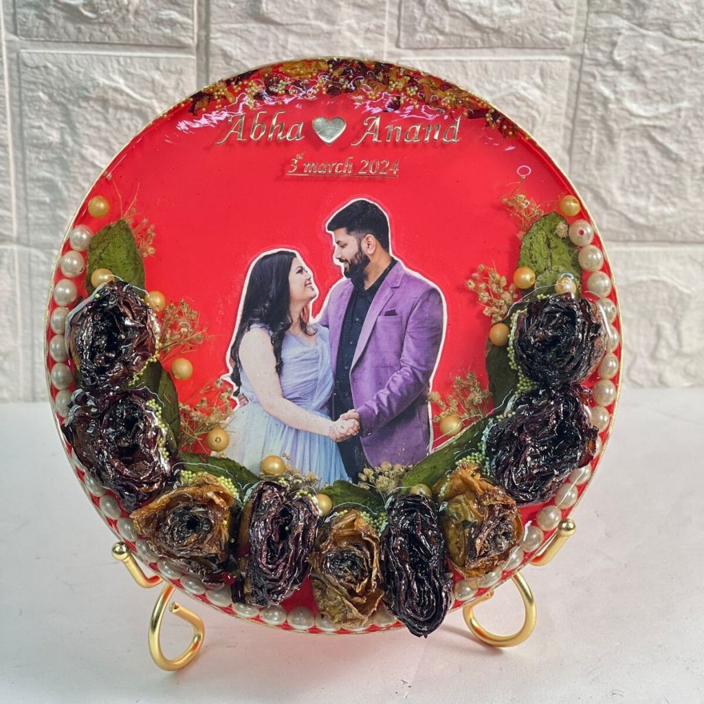 Resin Preserved Garland Photo Frame ( 8 inch )