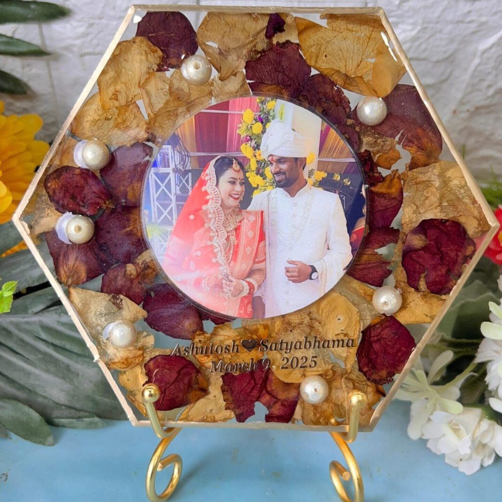 Flower Preservation in Hexagon-Shaped Resin Photo Frame – 6 Inch