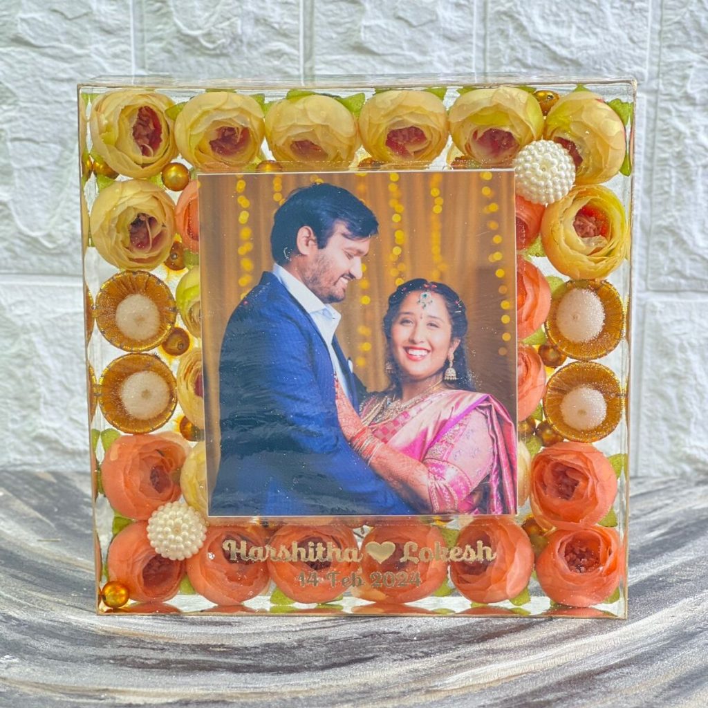 Epoxy Resin Preserved Wedding Memory Frame ( 8 inch )