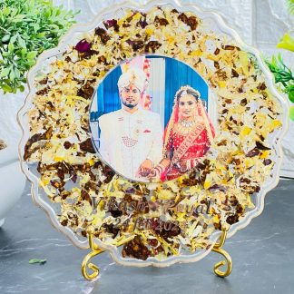 8 Inch Customized Resin Wedding Photo Frame with Preserved Varmala Flowers