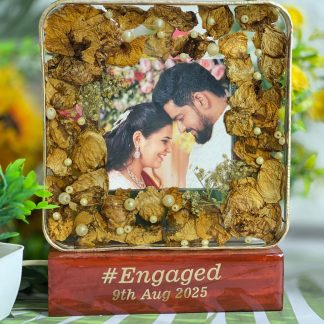 Engagement Memory Resin Frame with Preserved Flowers ( 6- Inch)