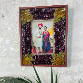 Rose Preservation with Sunflower in Rectangle Photo Frame (14x11 Inch)