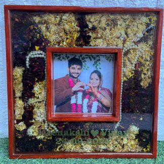 Personalized Couple Resin Art Wedding Memory Frame (14 Inches)
