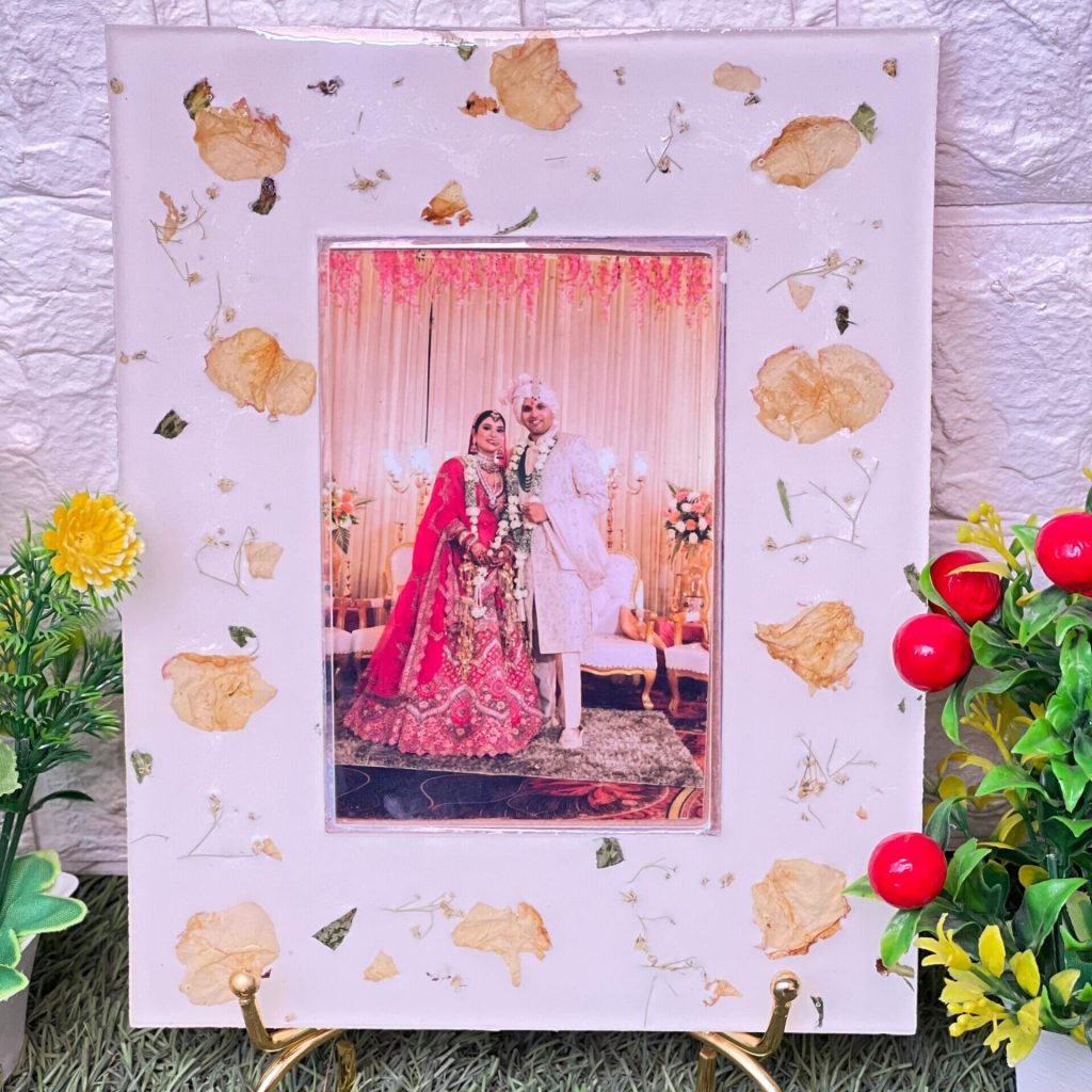 Handmade Resin Photo Frame with Dried Flowers (9 by 11- Inch)