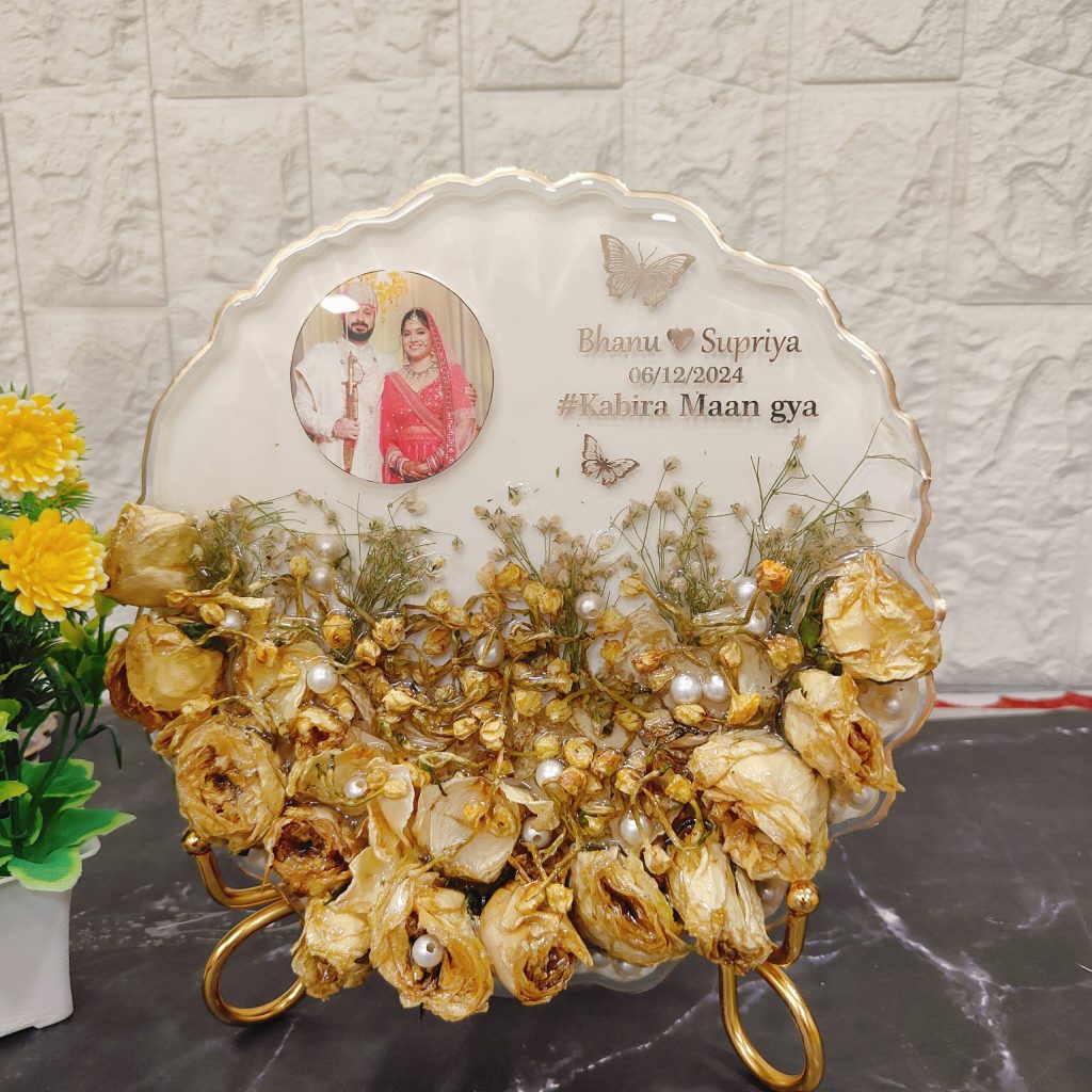 Resin Varmala Preservation in Deep-Casting Curve Frame