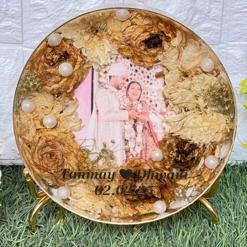 Epoxy Resin Photo Frame with Varmala Flowers (6- Inch)