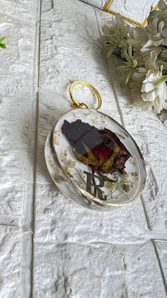 Custom Resin Keychain with Preserved Rose in Round Shape