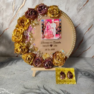 Flower Preservation Couple Photo Frame (8 Inch)