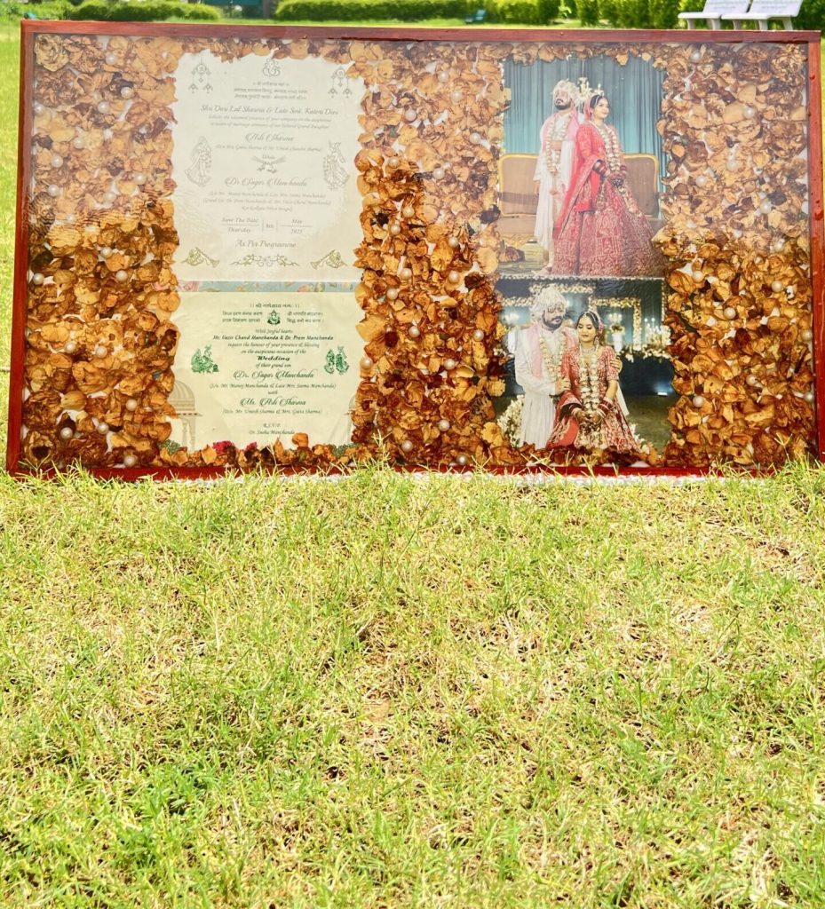 Large Wedding Invitation and Photo Frame with Preserved Varmala – (32by18 ) Inch