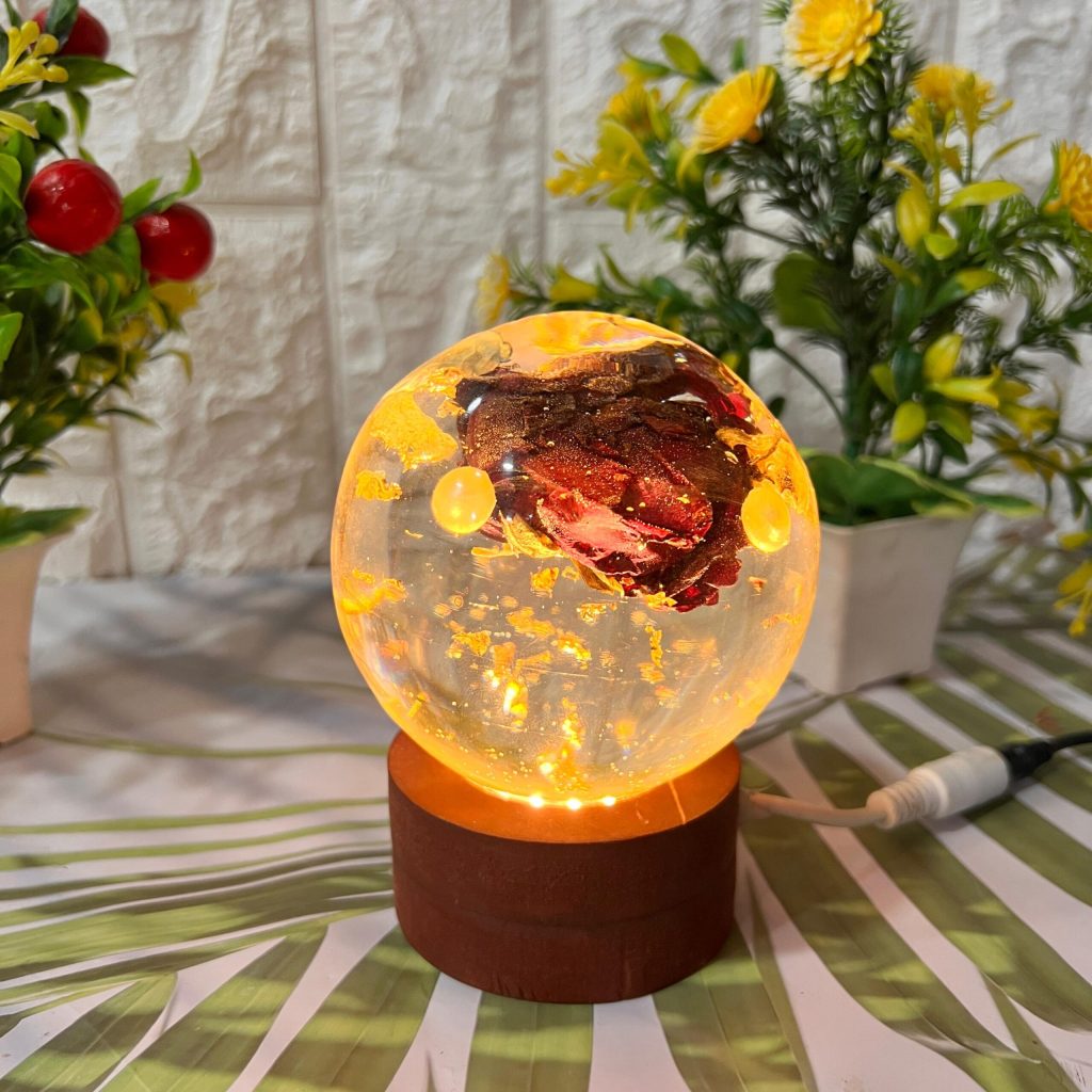 Resin Globe with Preserved Real Flower